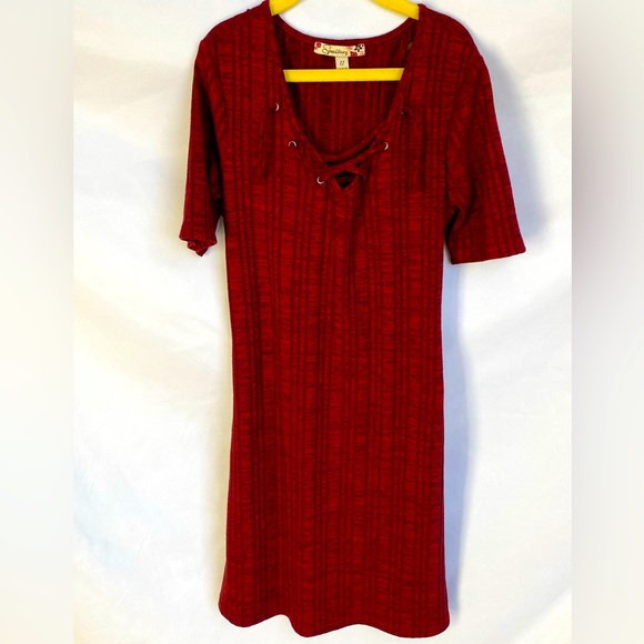 Red ribbed dress with lace up front by Speechless, size 12 - Picture 1 of 3